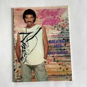 4 /💲20 🤑 1985 Lional Richie guitar book